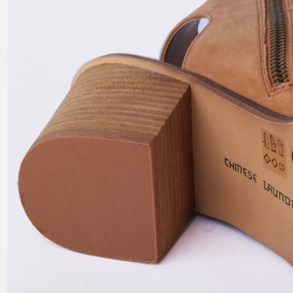 Chinese Laundry Calvin Women's Bootie in Natural Nubuck, US 10 - New/Box - Picture 5 of 5